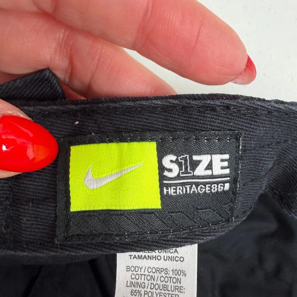 Nike One Size Hat Heritage86 Black Adjustable Futura Logo Dad Cap Strapback